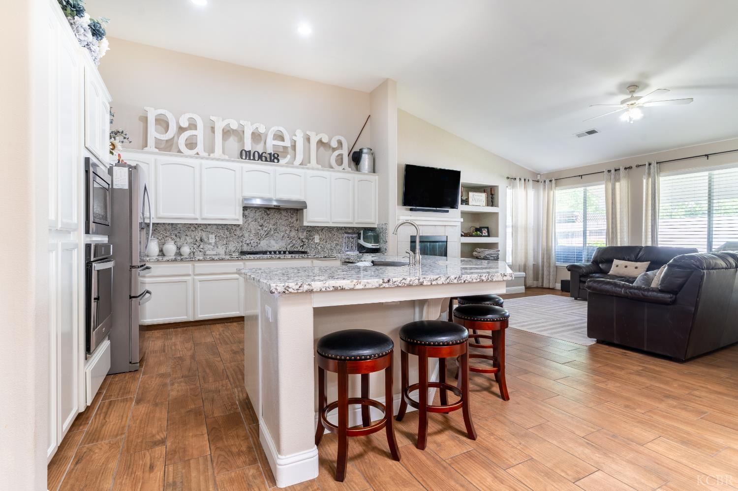 398 Millbrook St, Hanford, CA 93230