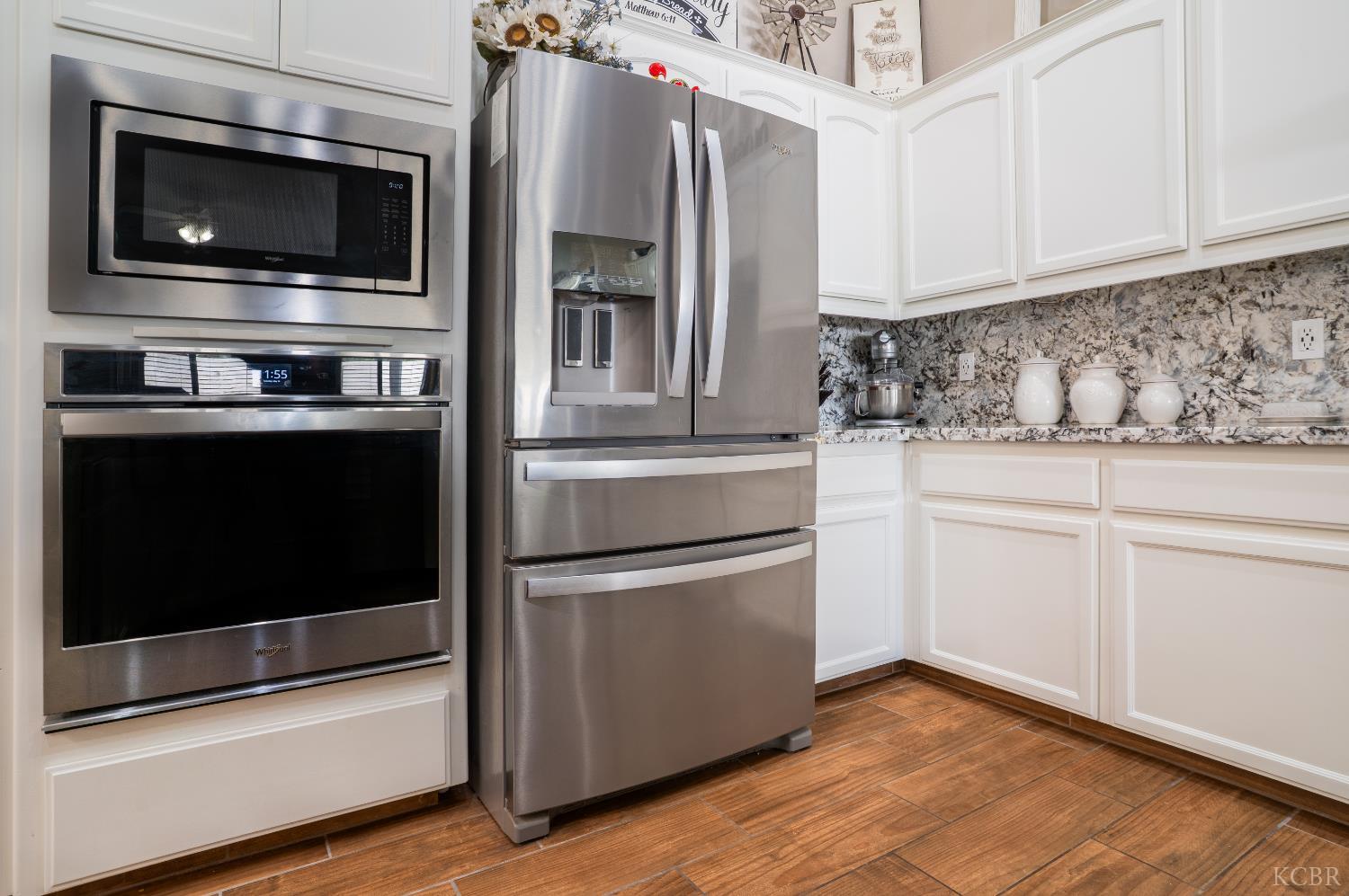 398 Millbrook St, Hanford, CA 93230