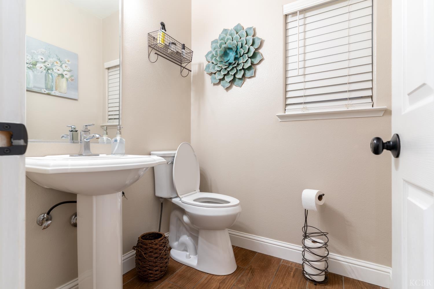 398 Millbrook St, Hanford, CA 93230