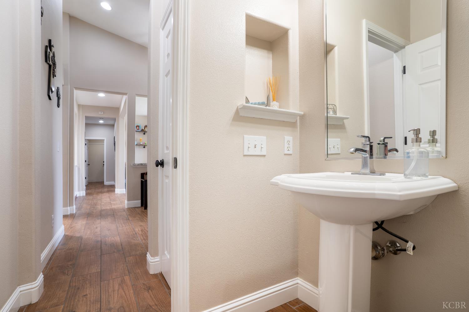 398 Millbrook St, Hanford, CA 93230