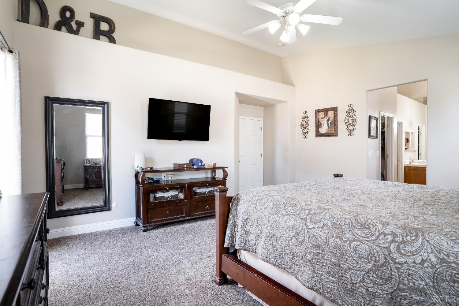 398 Millbrook St, Hanford, CA 93230