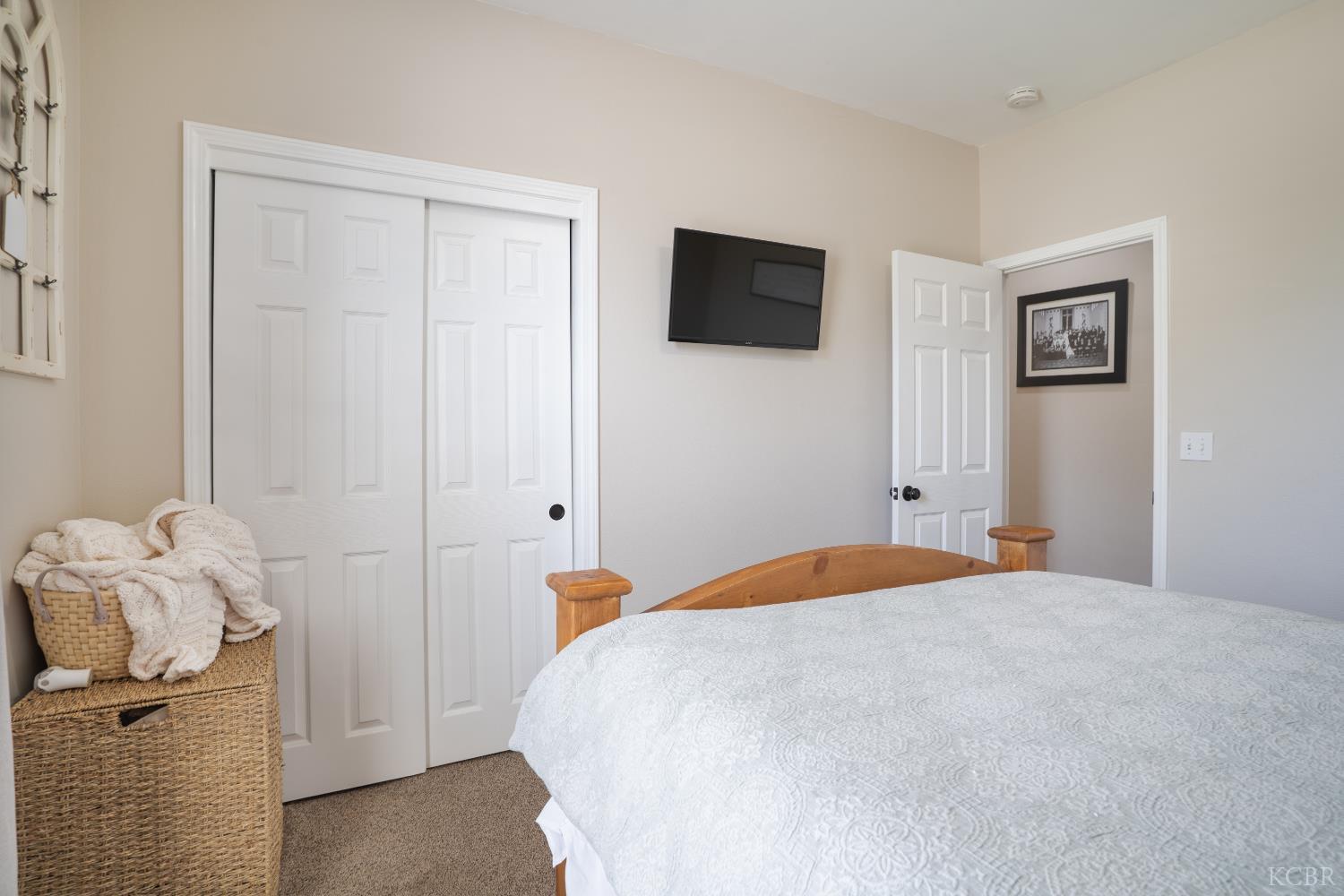 398 Millbrook St, Hanford, CA 93230