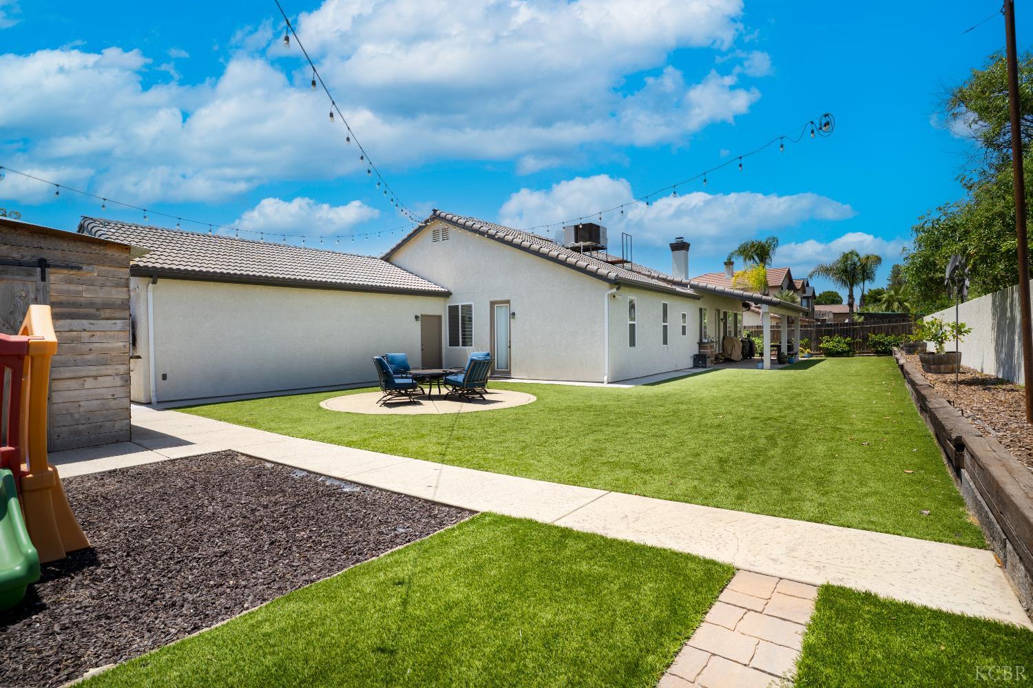 398 Millbrook St, Hanford, CA 93230