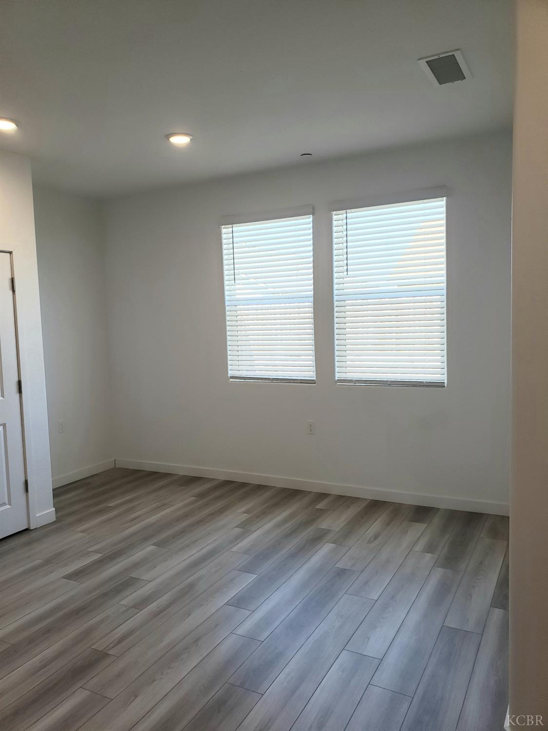 1432 Edgewood Dr, Hanford, CA 93230