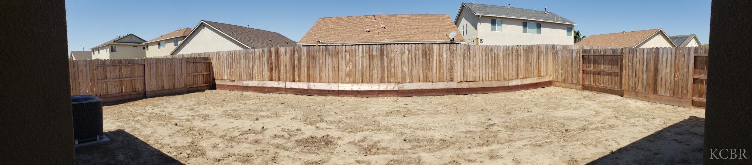 1432 Edgewood Dr, Hanford, CA 93230