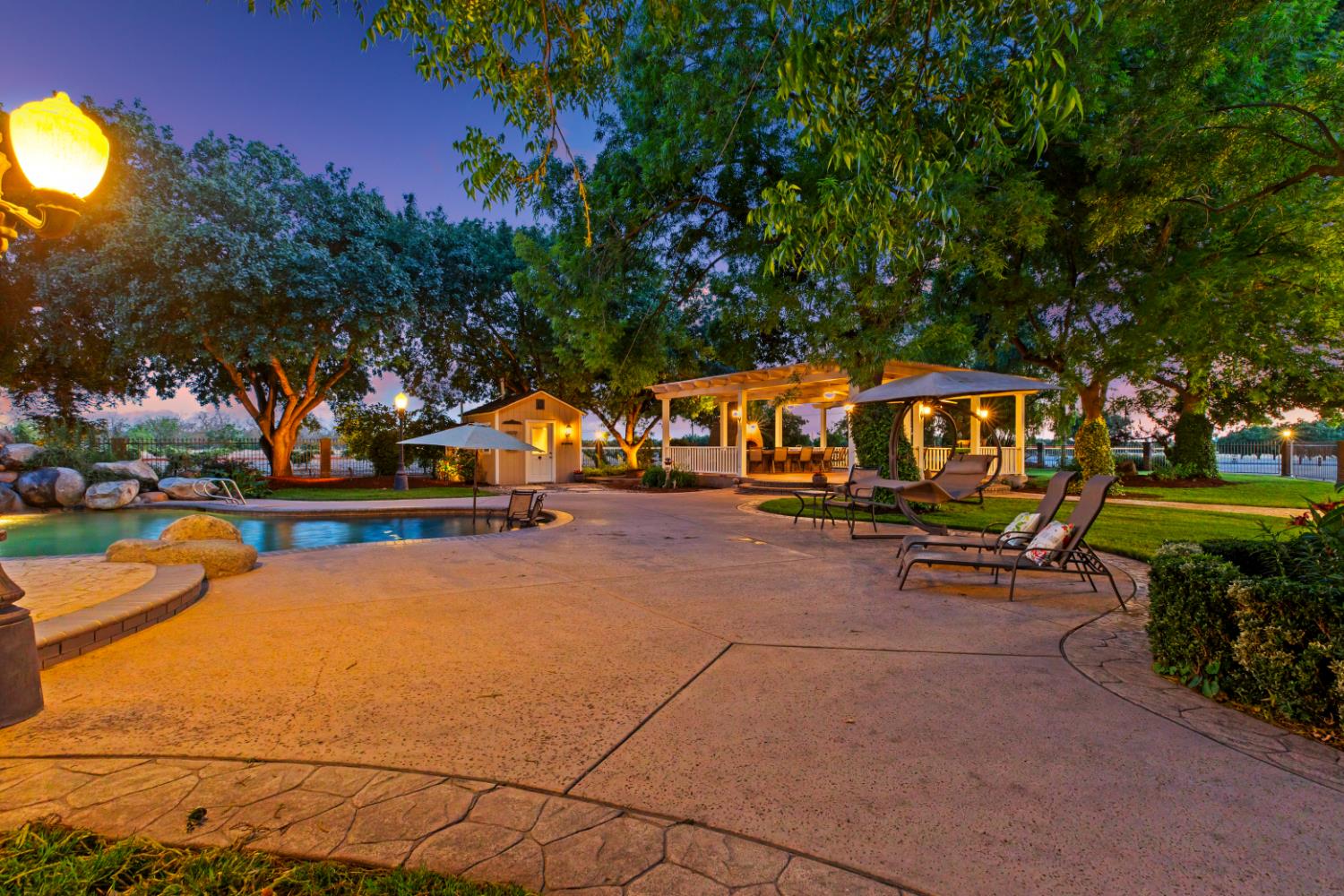 5012 12th, Hanford, CA 93230