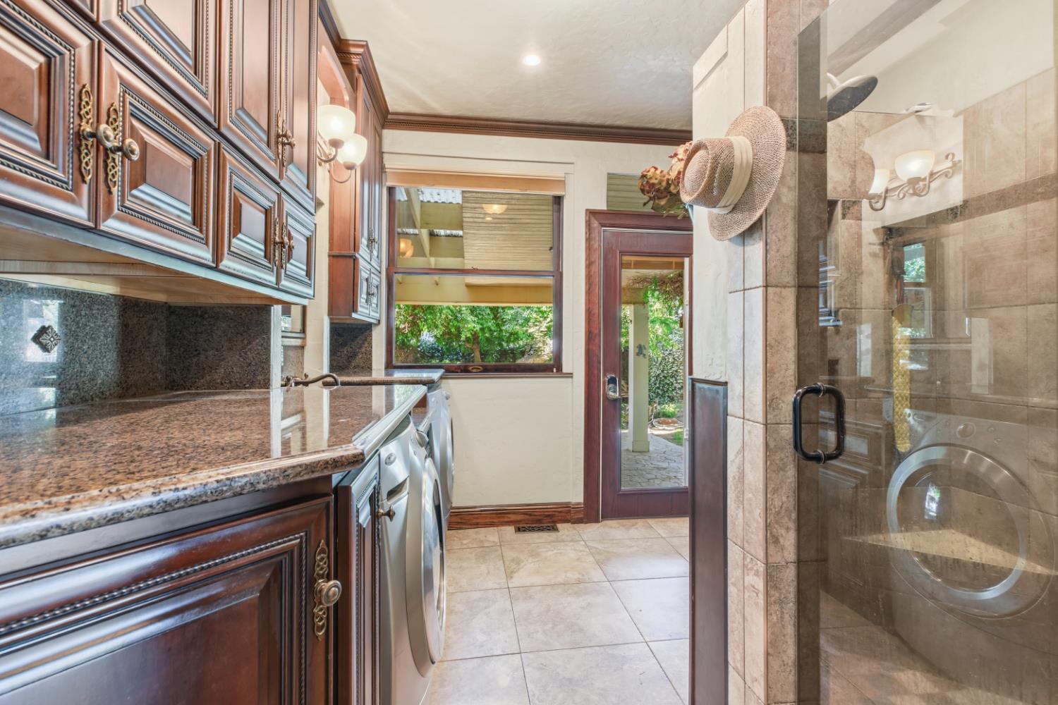 5012 12th, Hanford, CA 93230