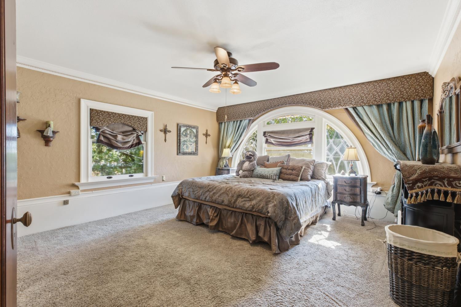 5012 12th, Hanford, CA 93230