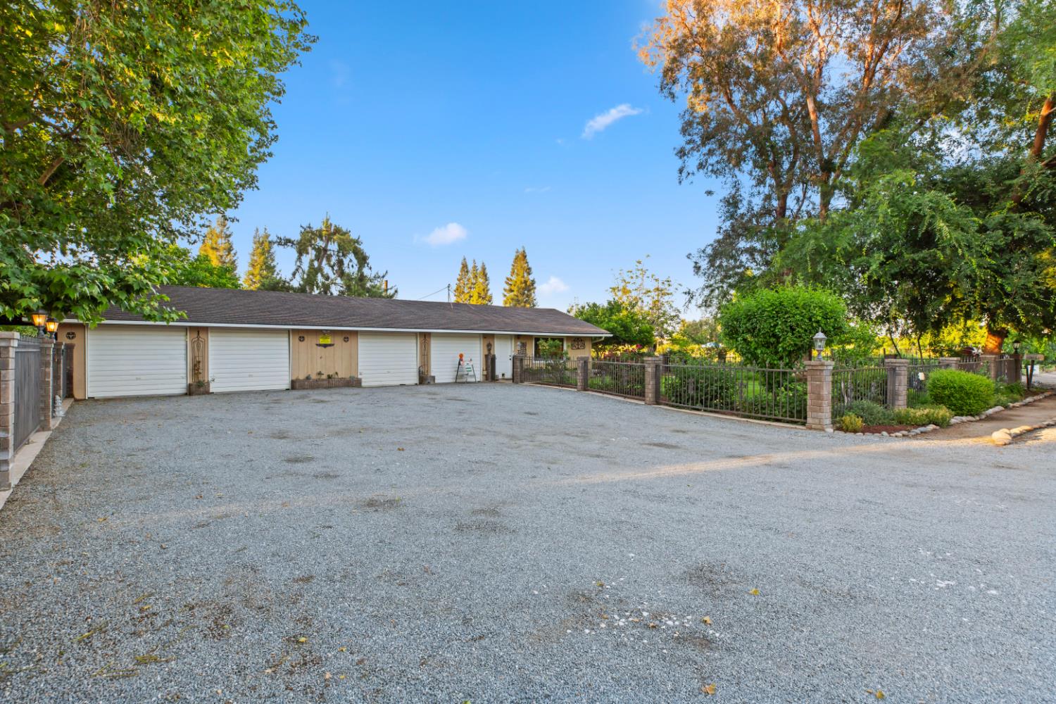 5012 12th, Hanford, CA 93230