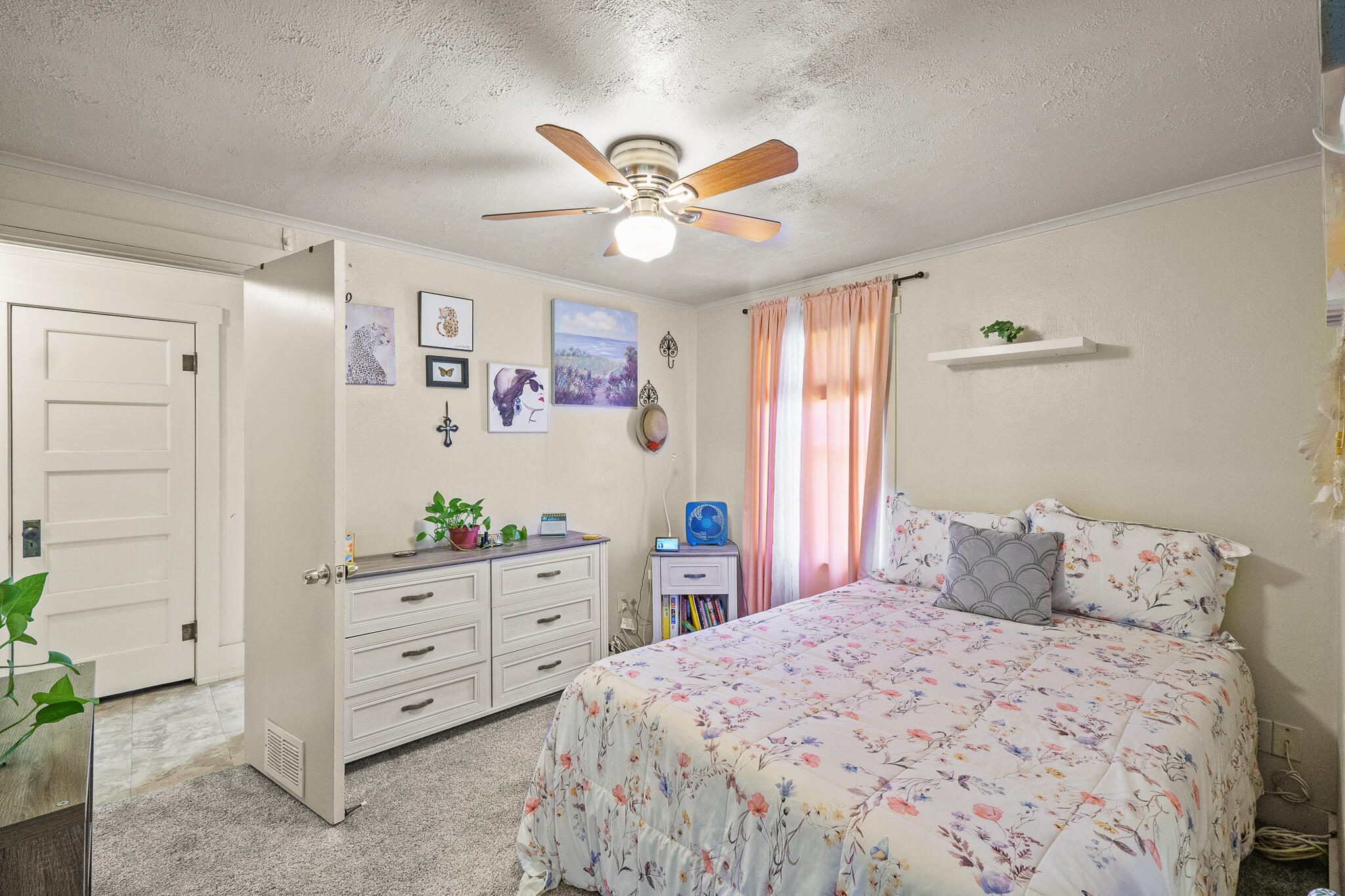 1313 N East St, Hanford, CA 93230