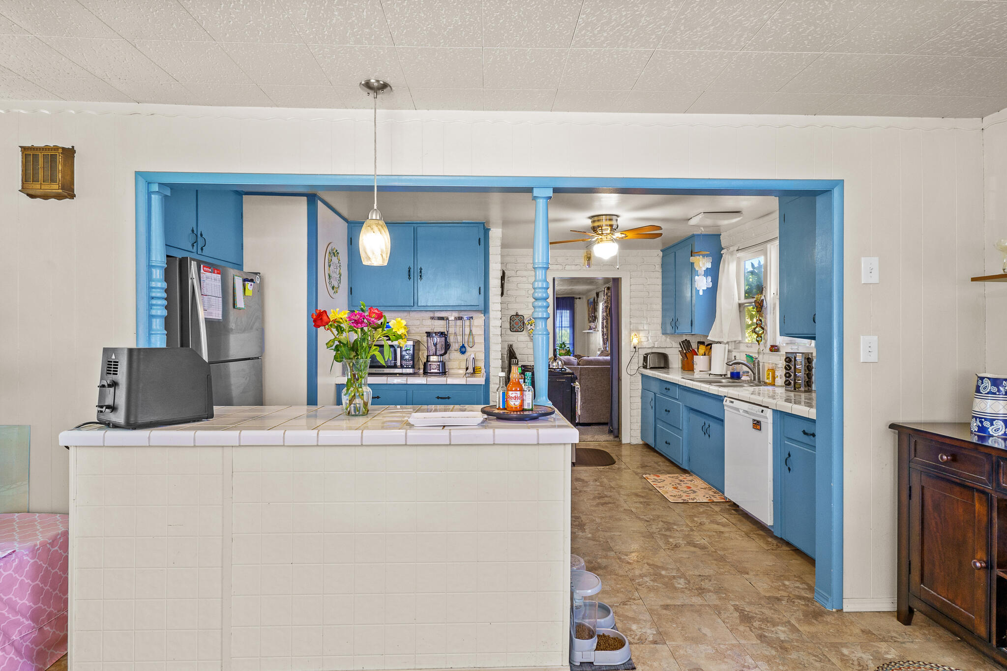 1313 N East St, Hanford, CA 93230