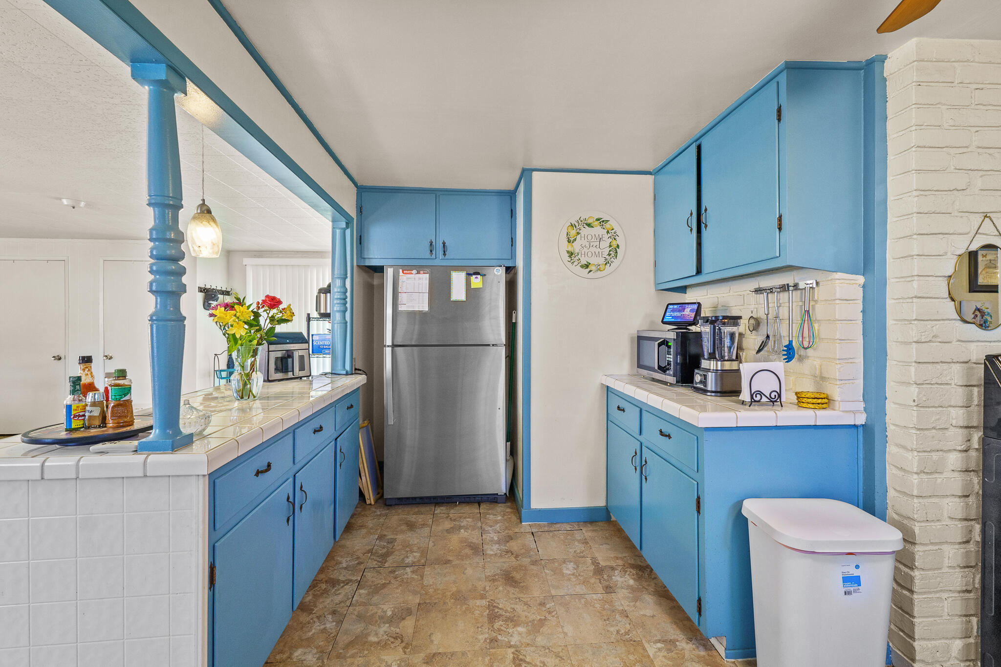 1313 N East St, Hanford, CA 93230