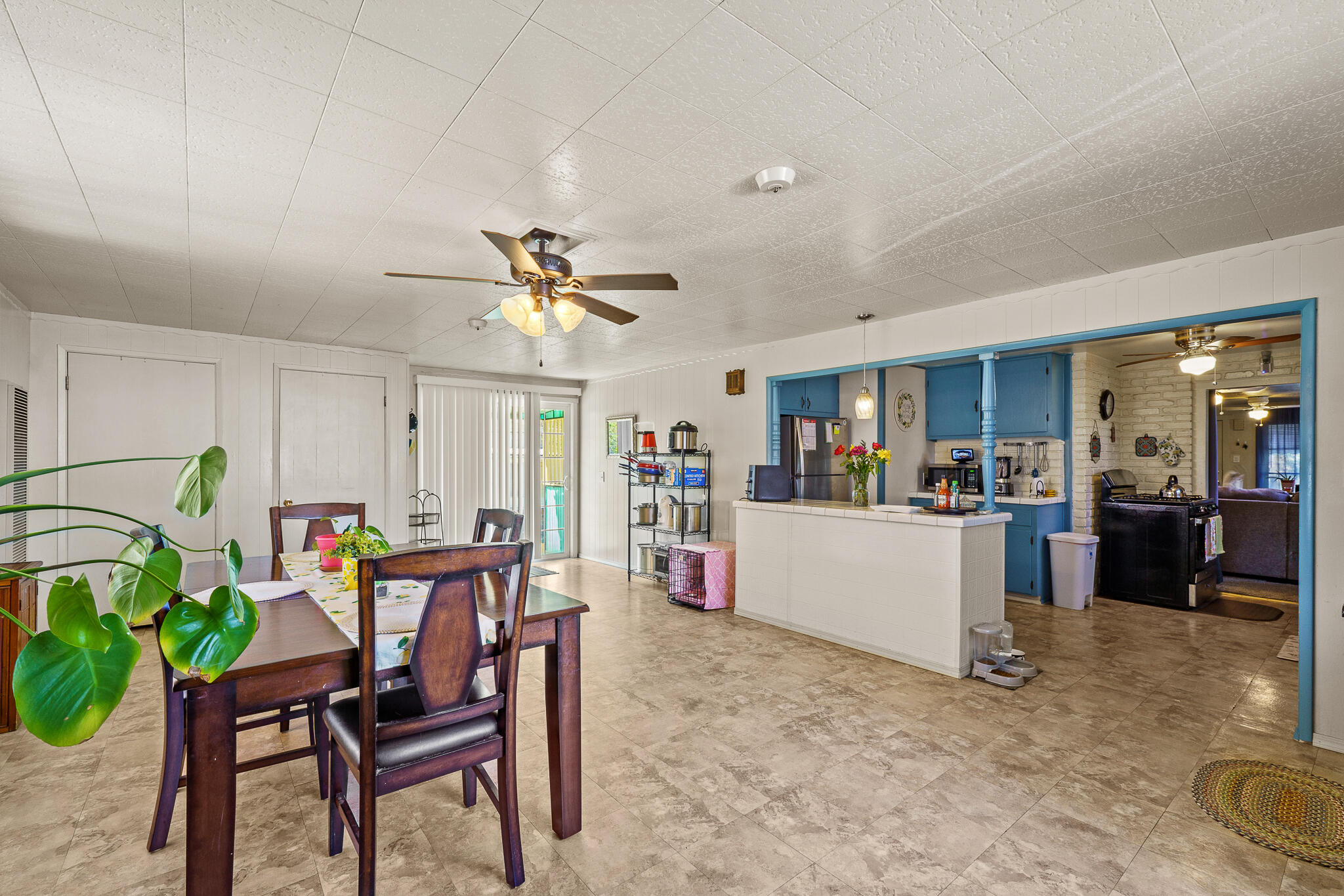 1313 N East St, Hanford, CA 93230