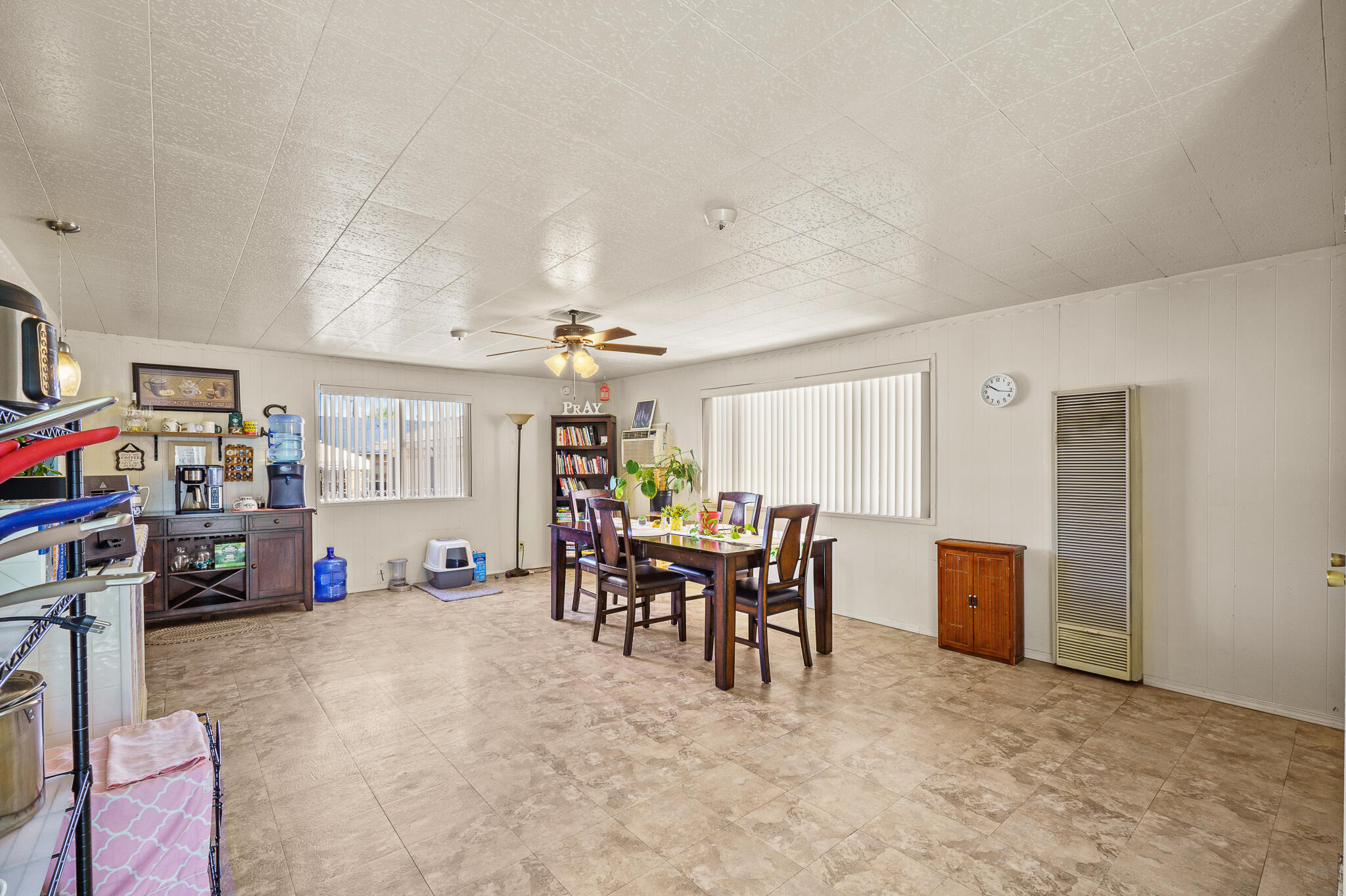1313 N East St, Hanford, CA 93230