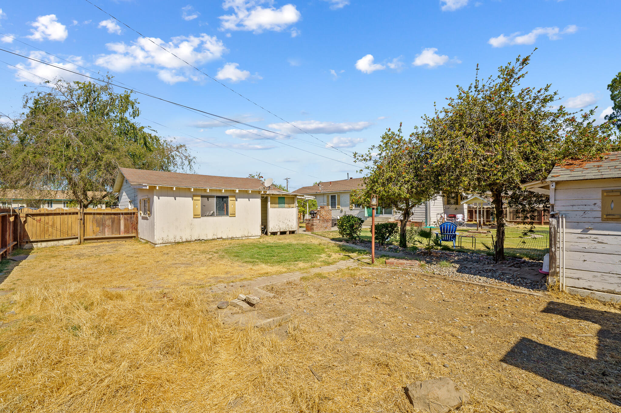 1313 N East St, Hanford, CA 93230
