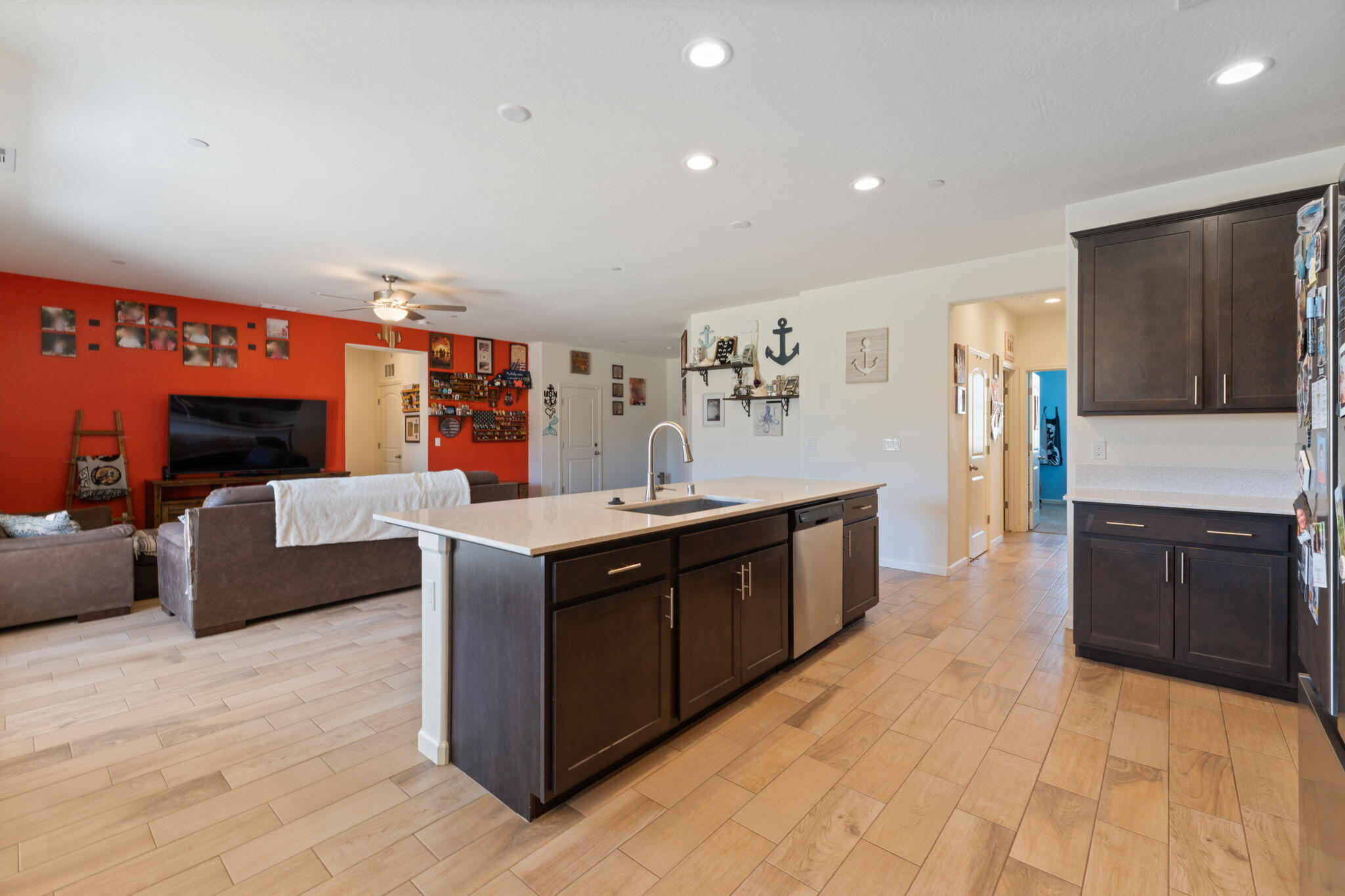 1857 S Red Rock Dr, Hanford, CA 93230