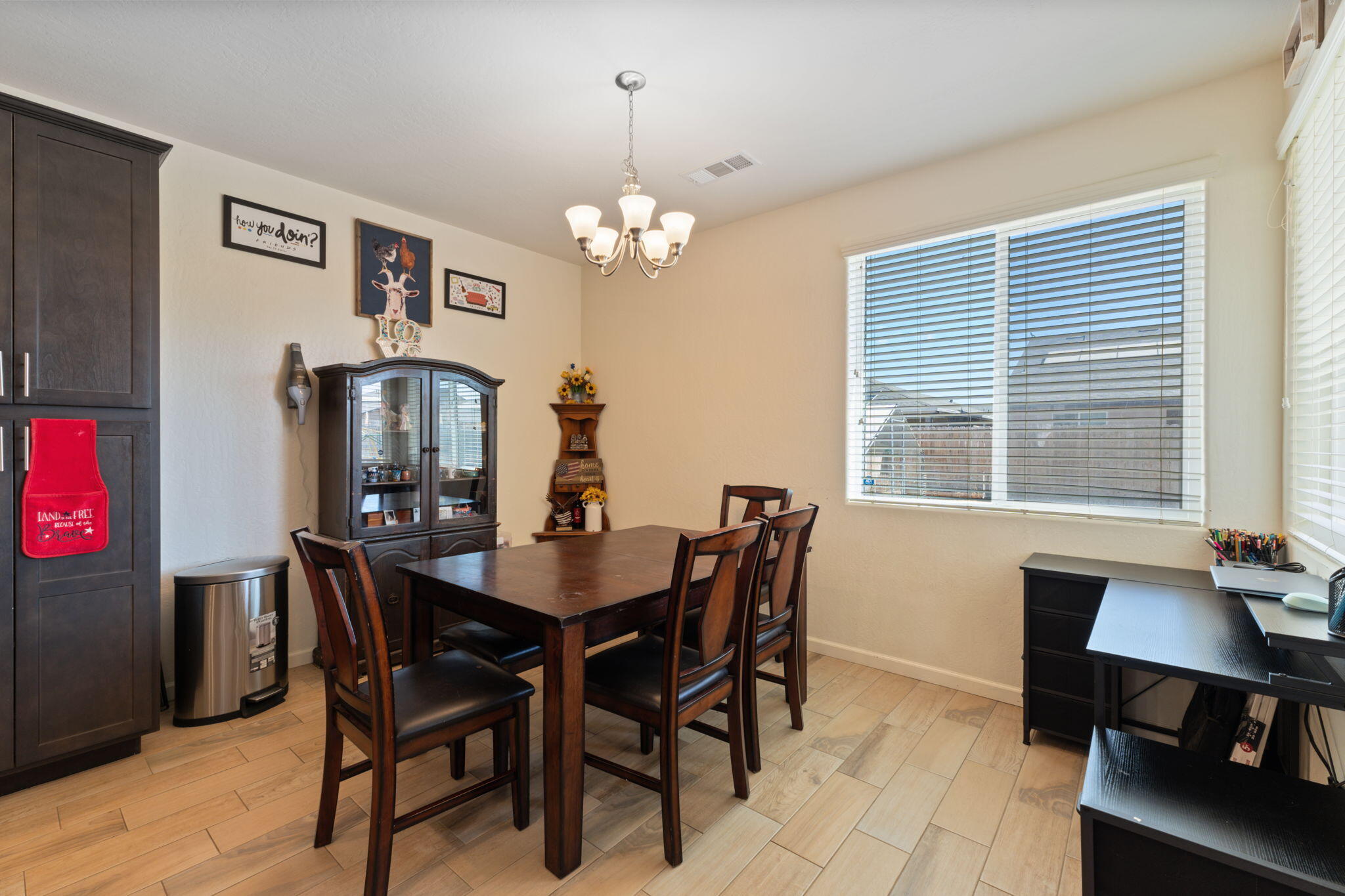 1857 S Red Rock Dr, Hanford, CA 93230