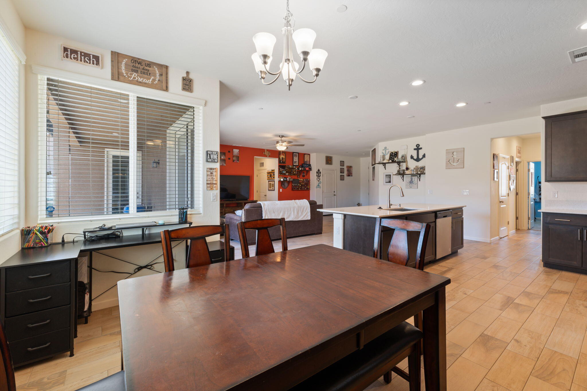 1857 S Red Rock Dr, Hanford, CA 93230
