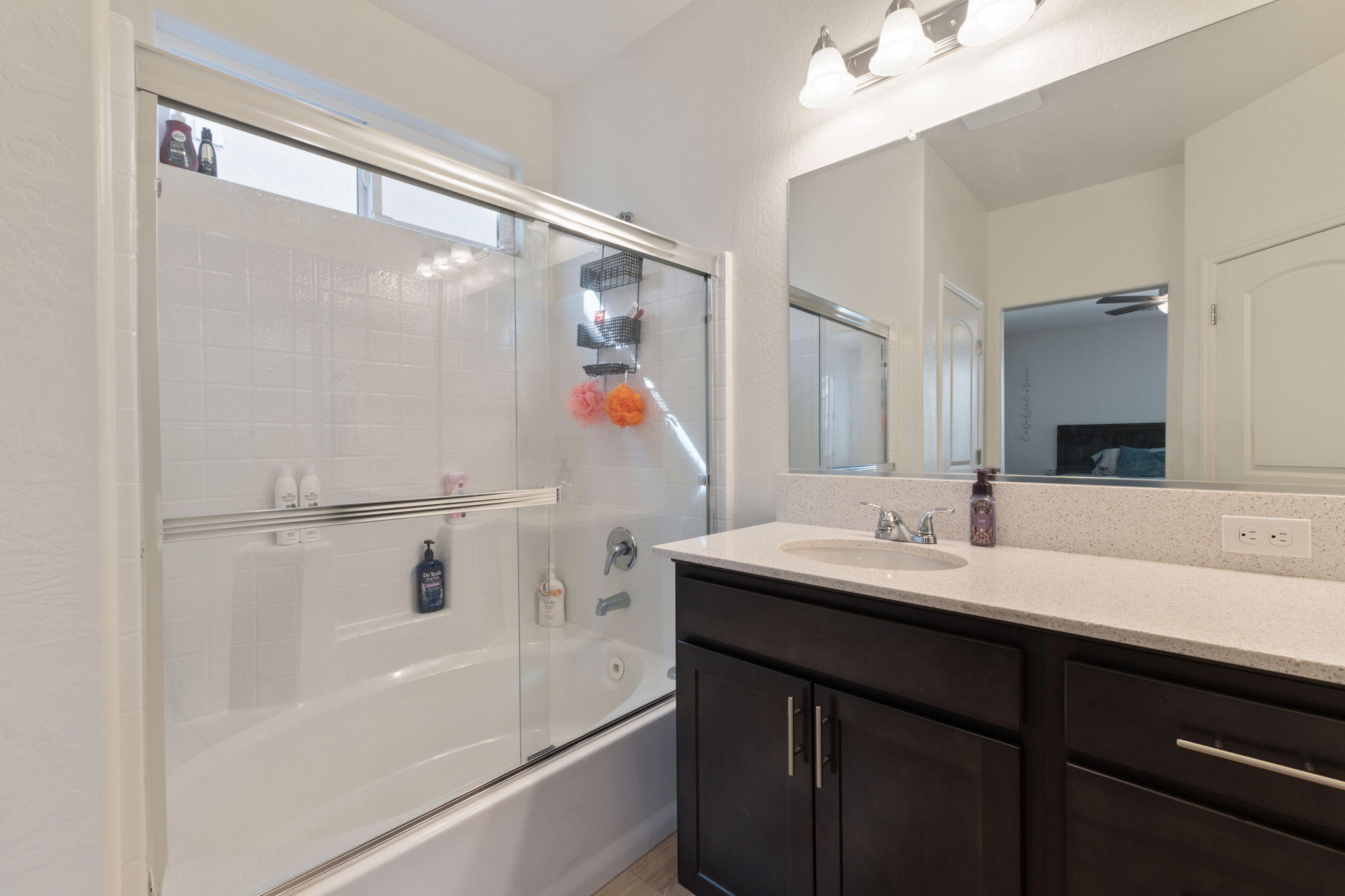 1857 S Red Rock Dr, Hanford, CA 93230