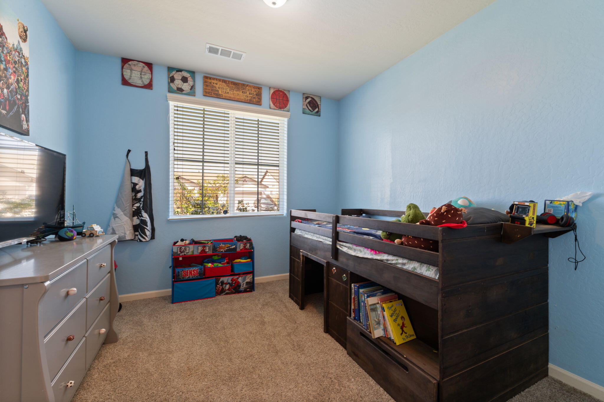 1857 S Red Rock Dr, Hanford, CA 93230