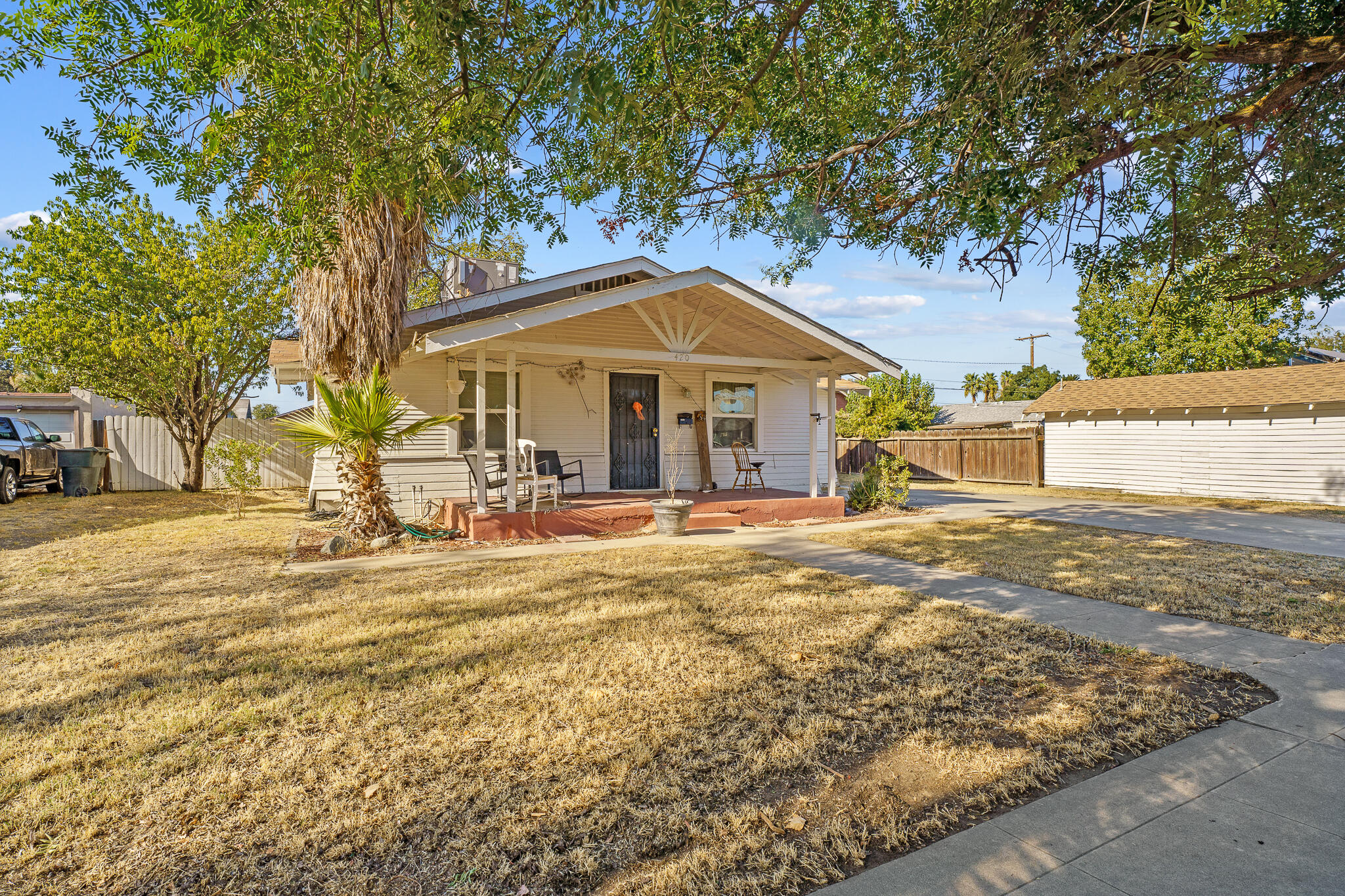 420 W Ivy St, Hanford, CA 93230