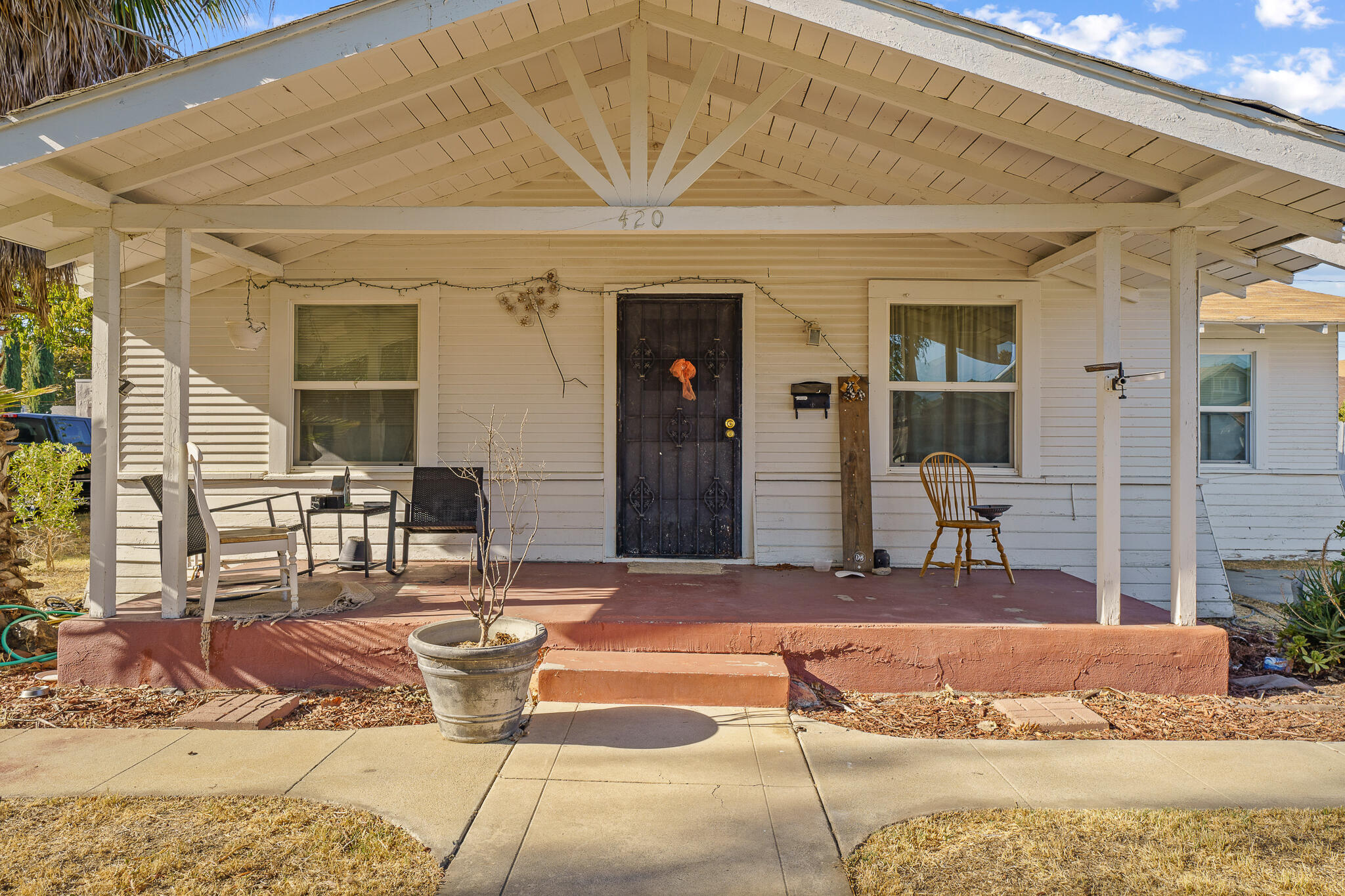 420 W Ivy St, Hanford, CA 93230