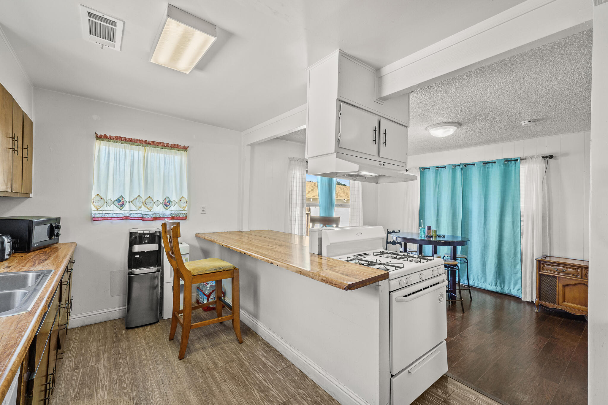 420 W Ivy St, Hanford, CA 93230