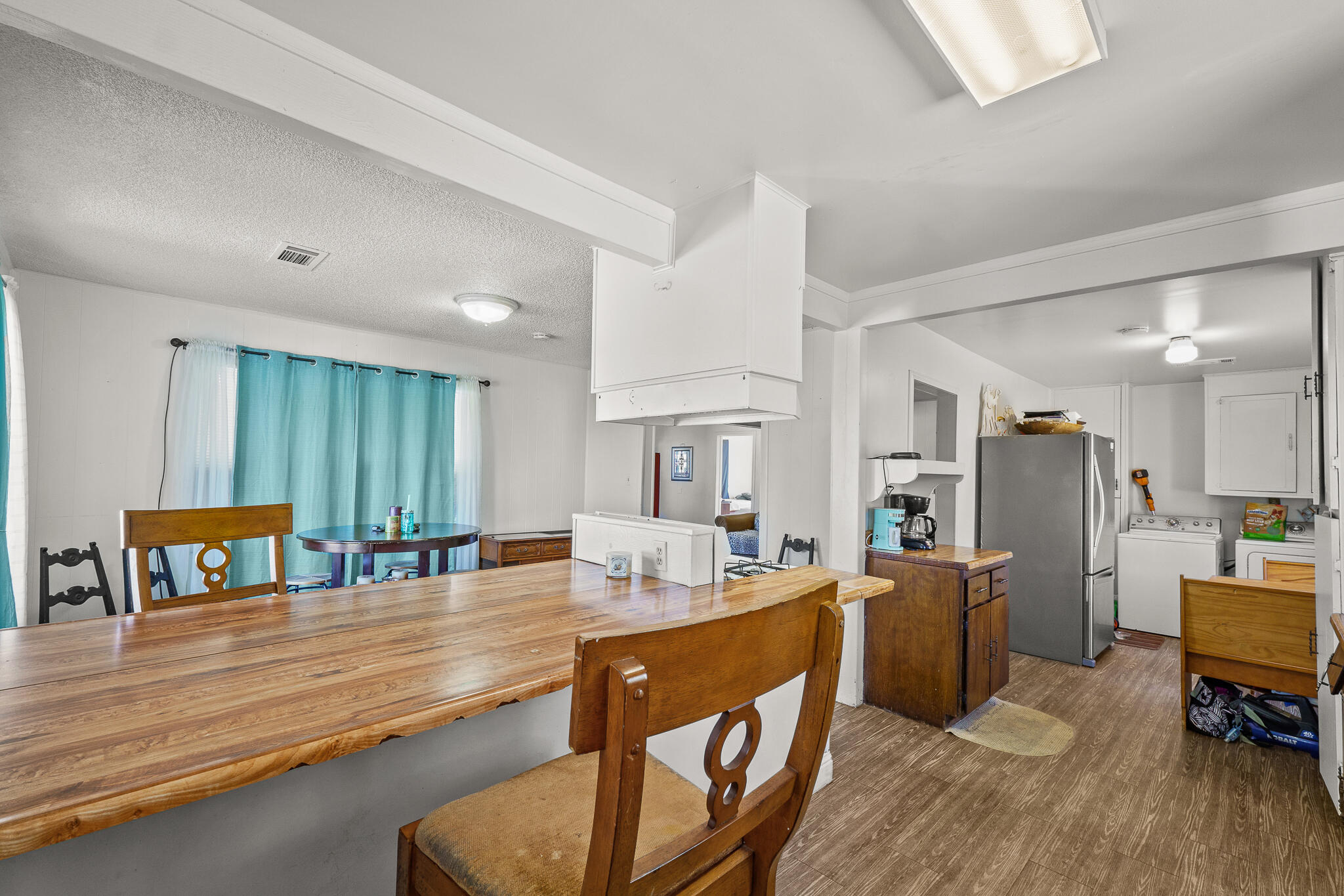 420 W Ivy St, Hanford, CA 93230