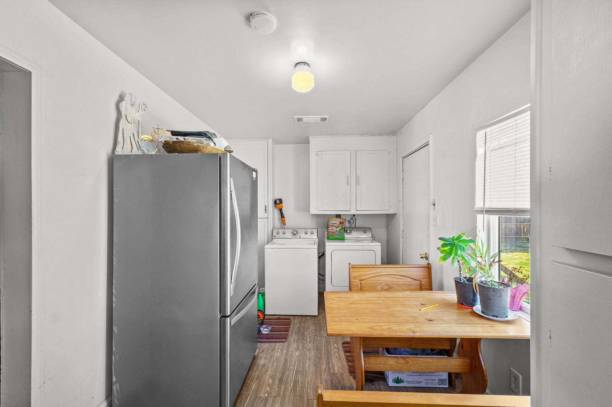 420 W Ivy St, Hanford, CA 93230