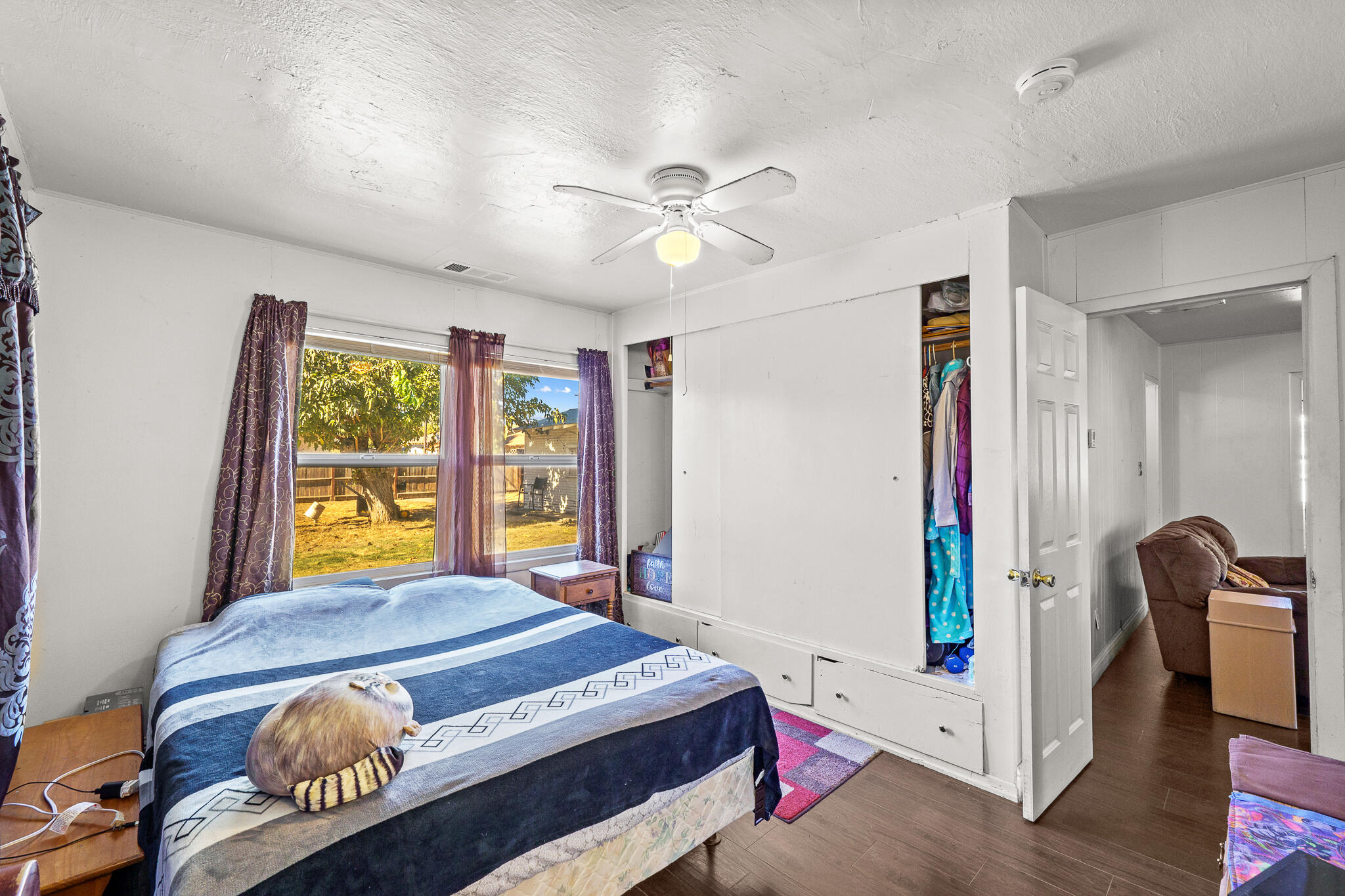 420 W Ivy St, Hanford, CA 93230
