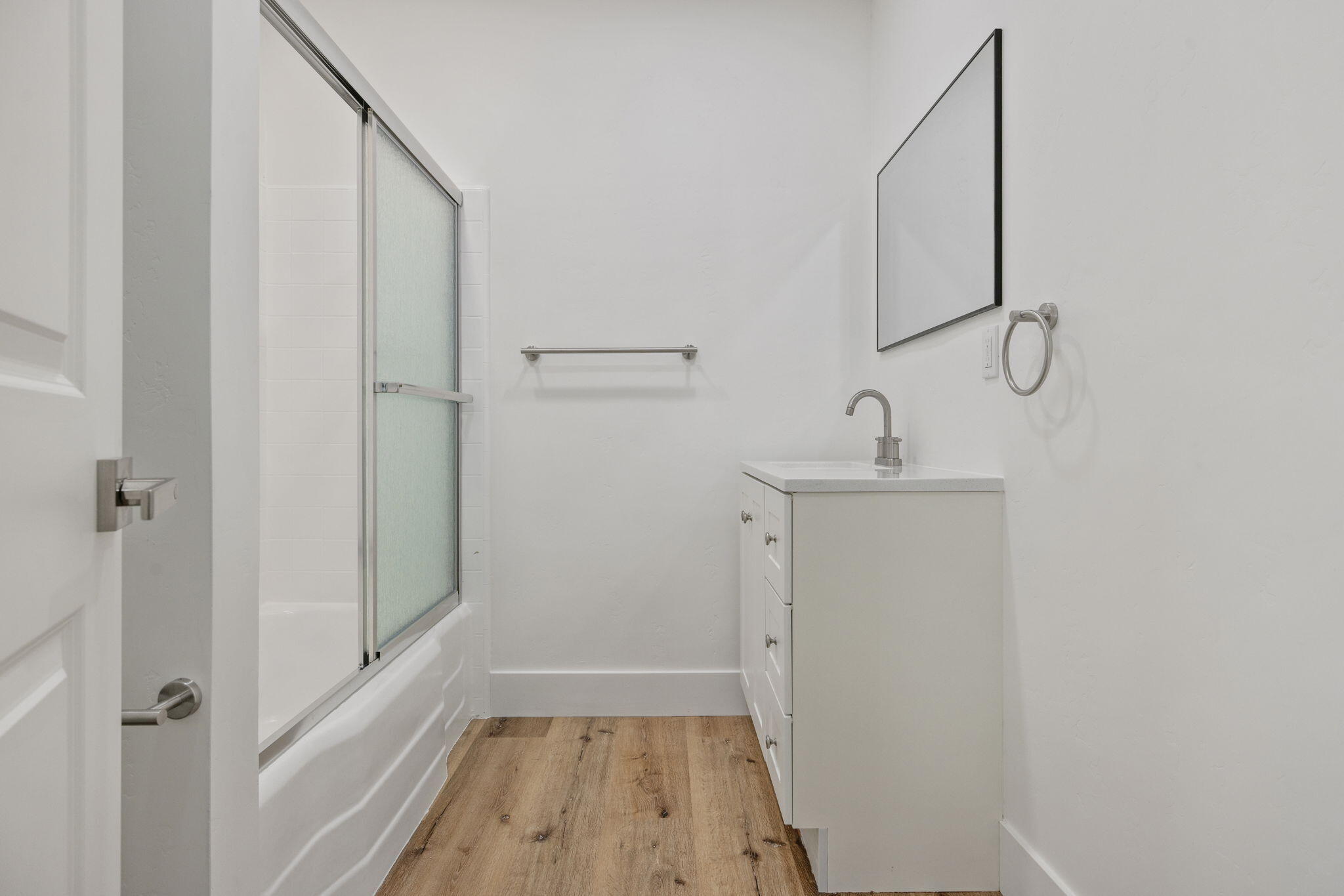 1404 Kaweah St, Hanford, CA 93230