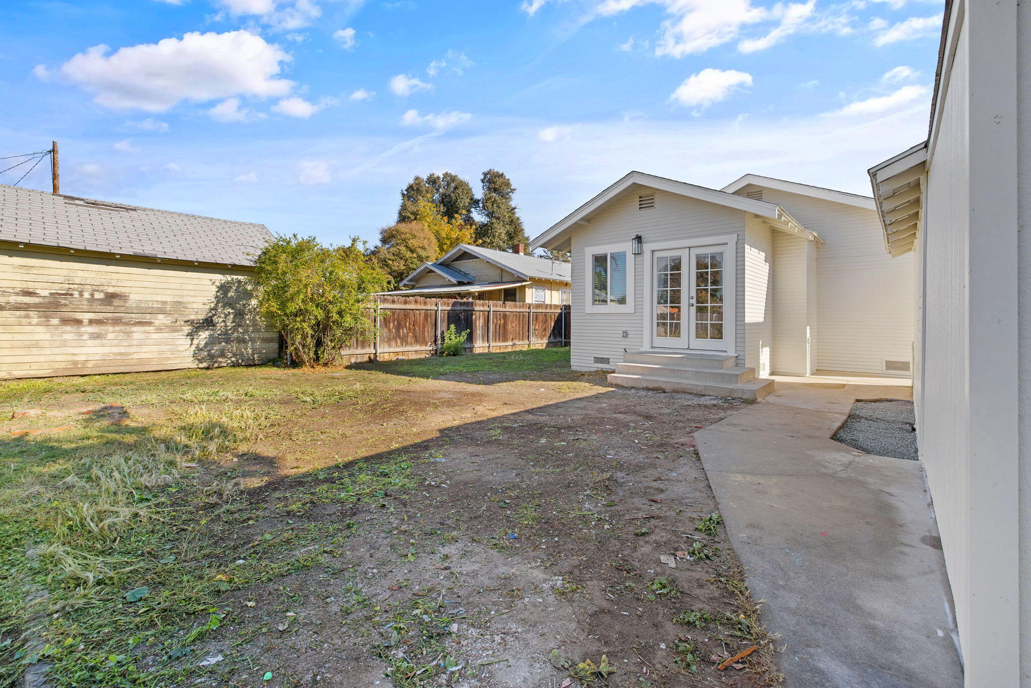 1404 Kaweah St, Hanford, CA 93230