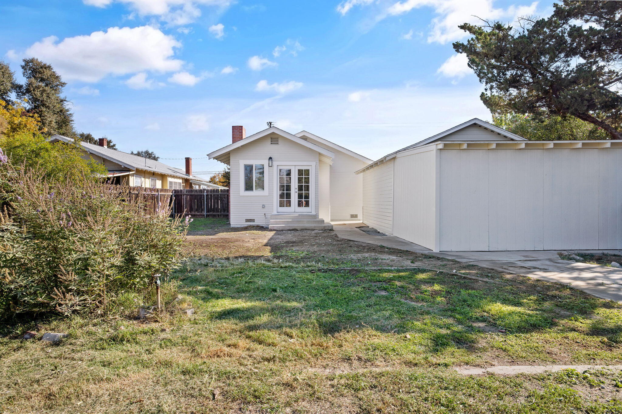 1404 Kaweah St, Hanford, CA 93230