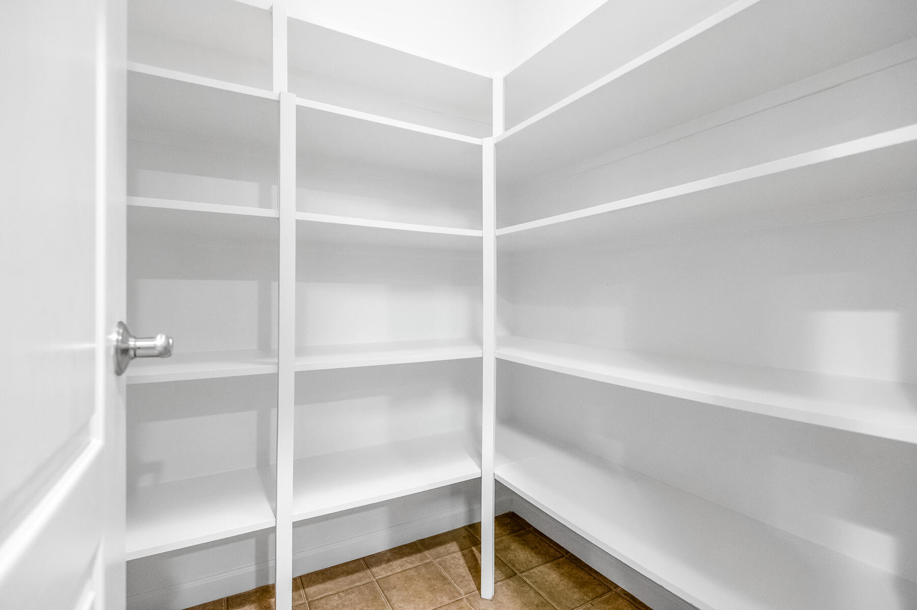 1942 N Sonoma Ct, Hanford, CA 93230