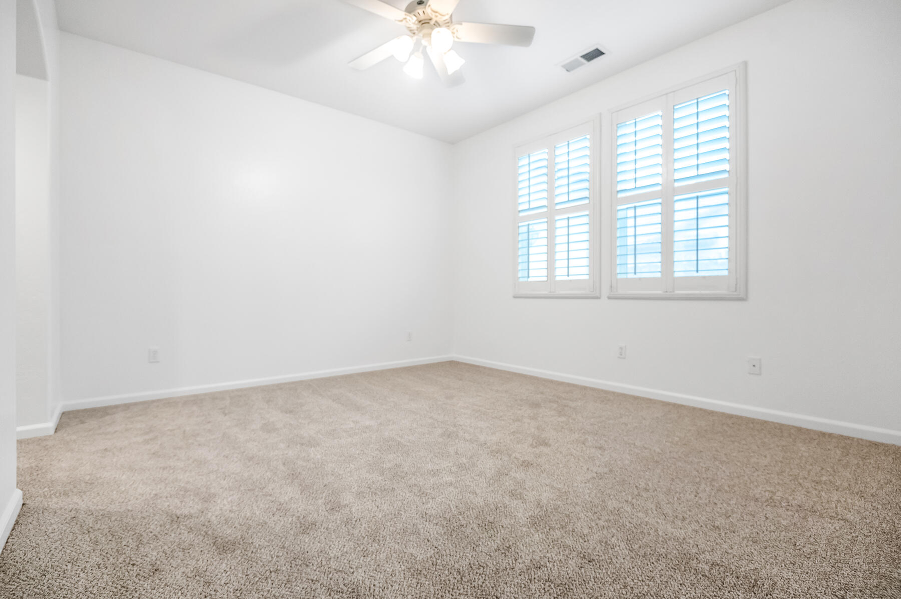 1942 N Sonoma Ct, Hanford, CA 93230