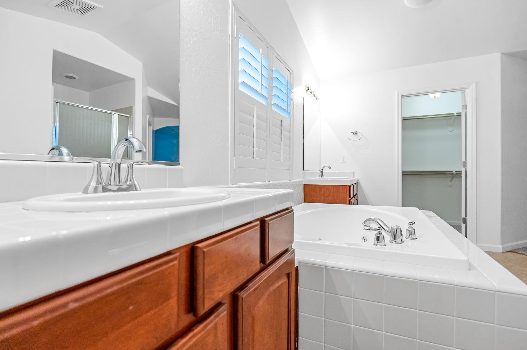 1942 N Sonoma Ct, Hanford, CA 93230