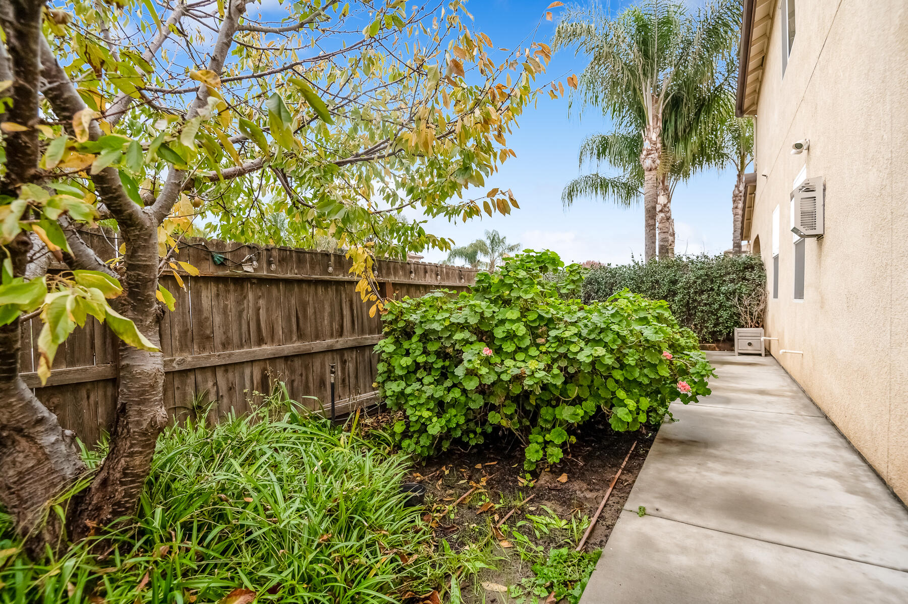 1942 N Sonoma Ct, Hanford, CA 93230