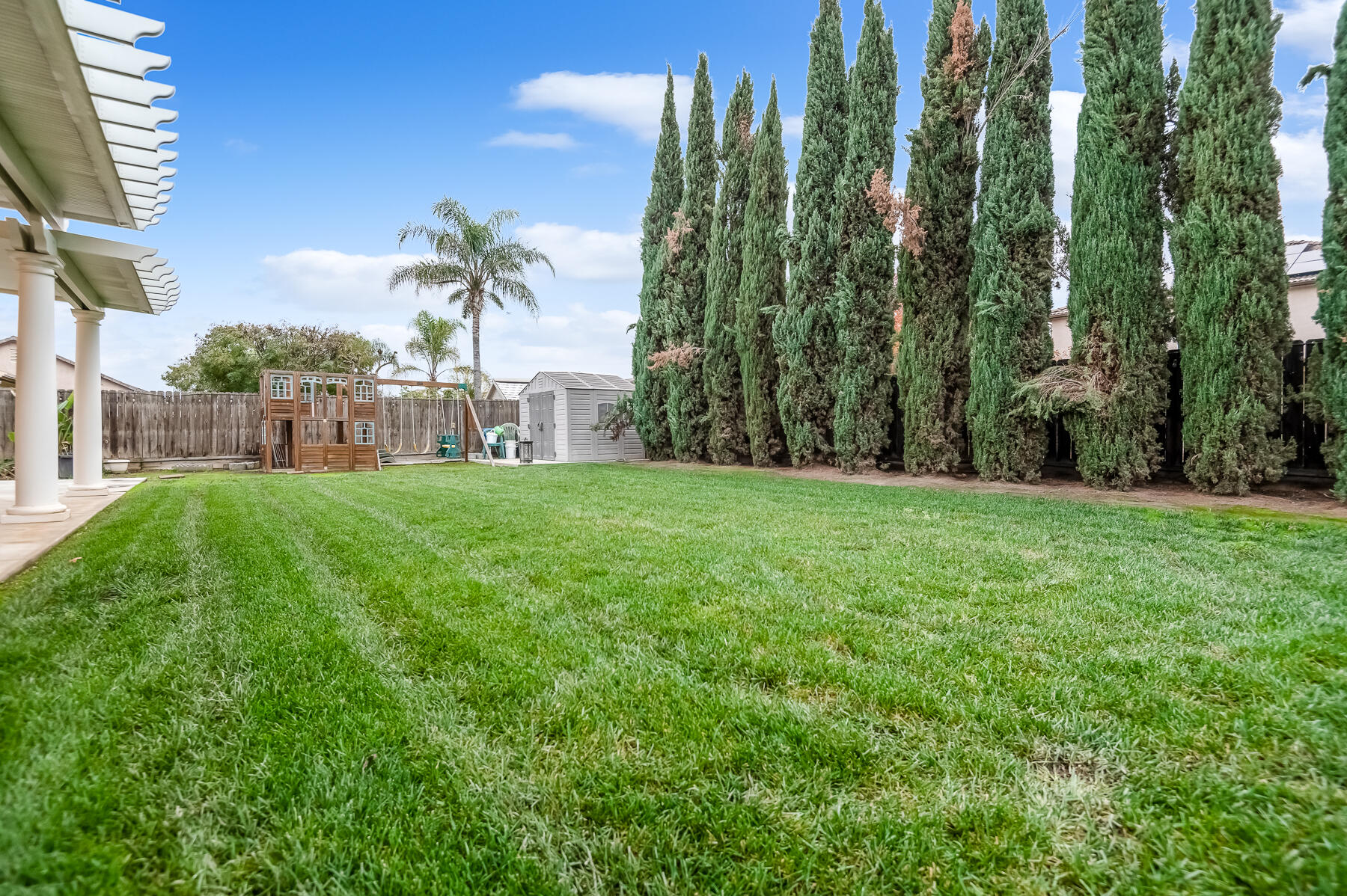 1942 N Sonoma Ct, Hanford, CA 93230