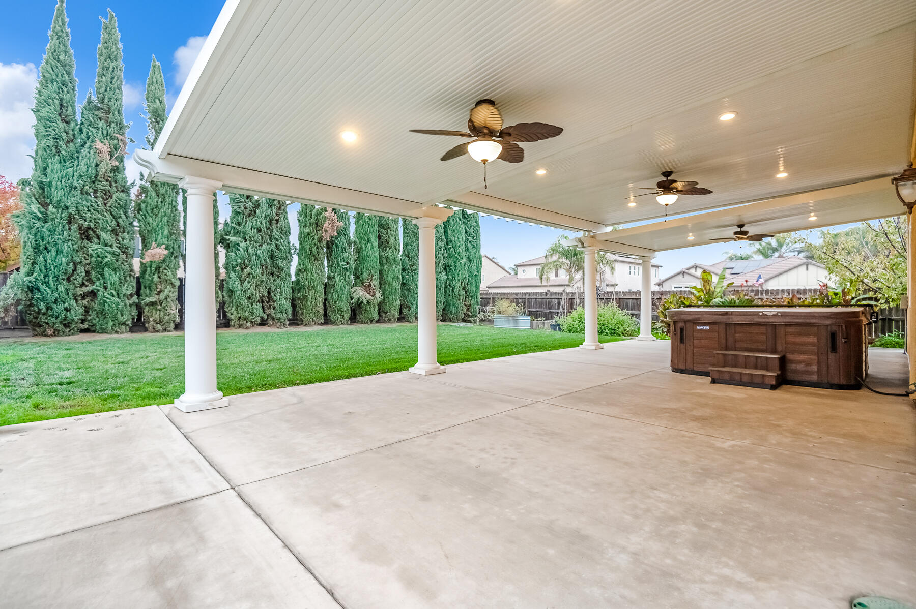 1942 N Sonoma Ct, Hanford, CA 93230