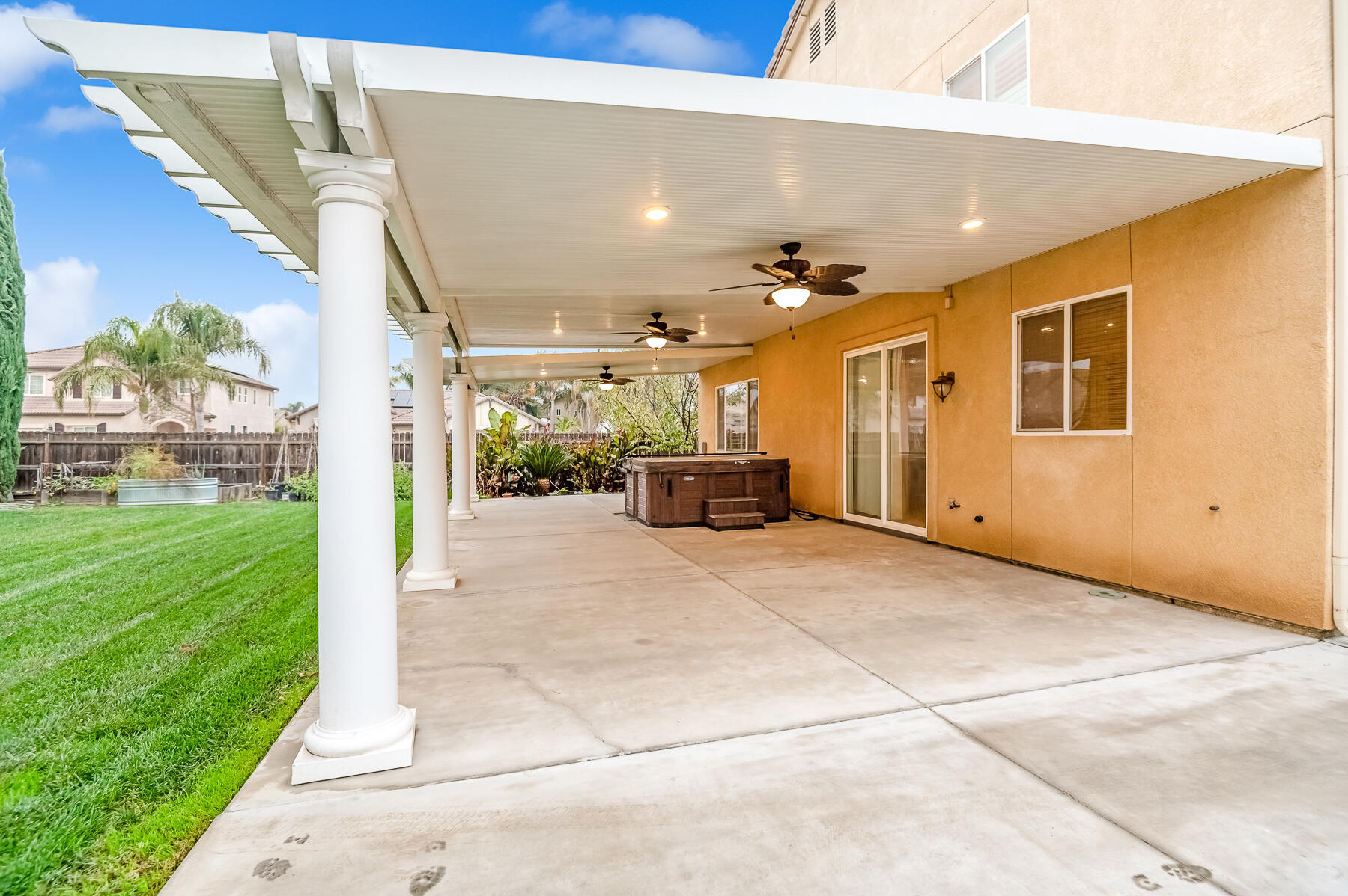 1942 N Sonoma Ct, Hanford, CA 93230