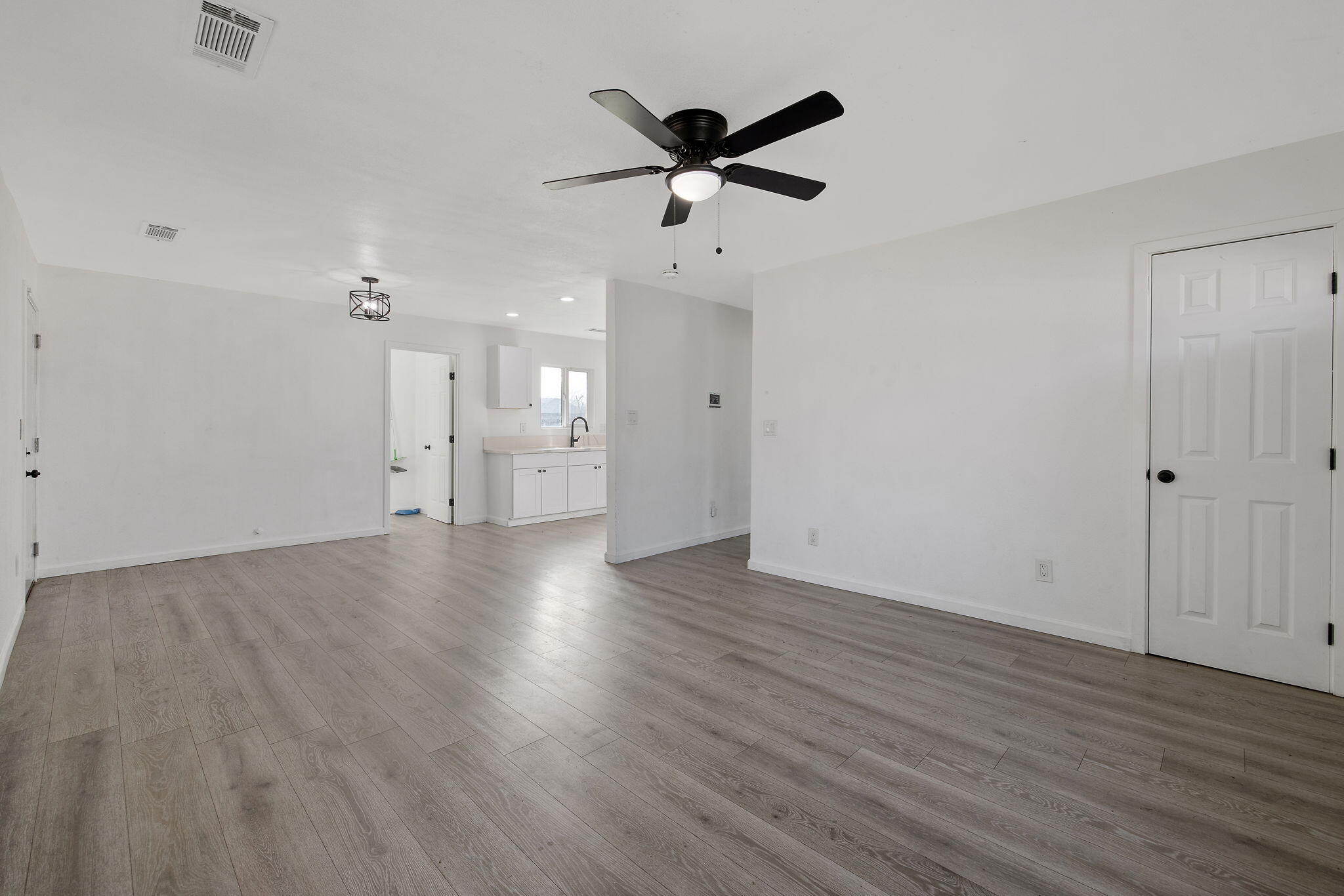 9665 Home Ave, Hanford, CA 93230