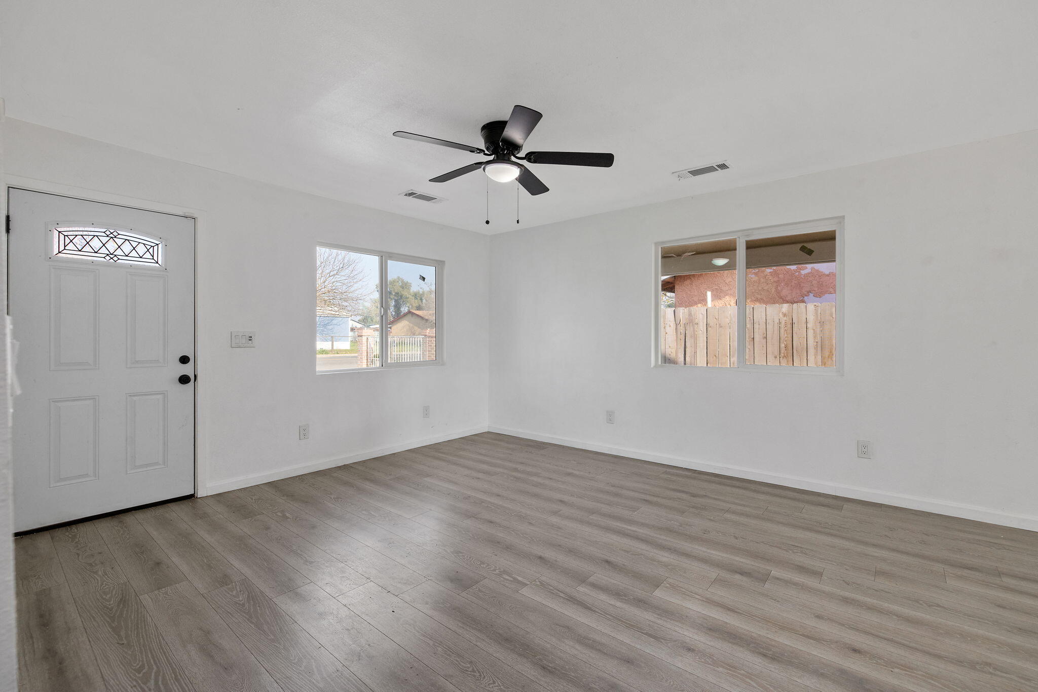 9665 Home Ave, Hanford, CA 93230