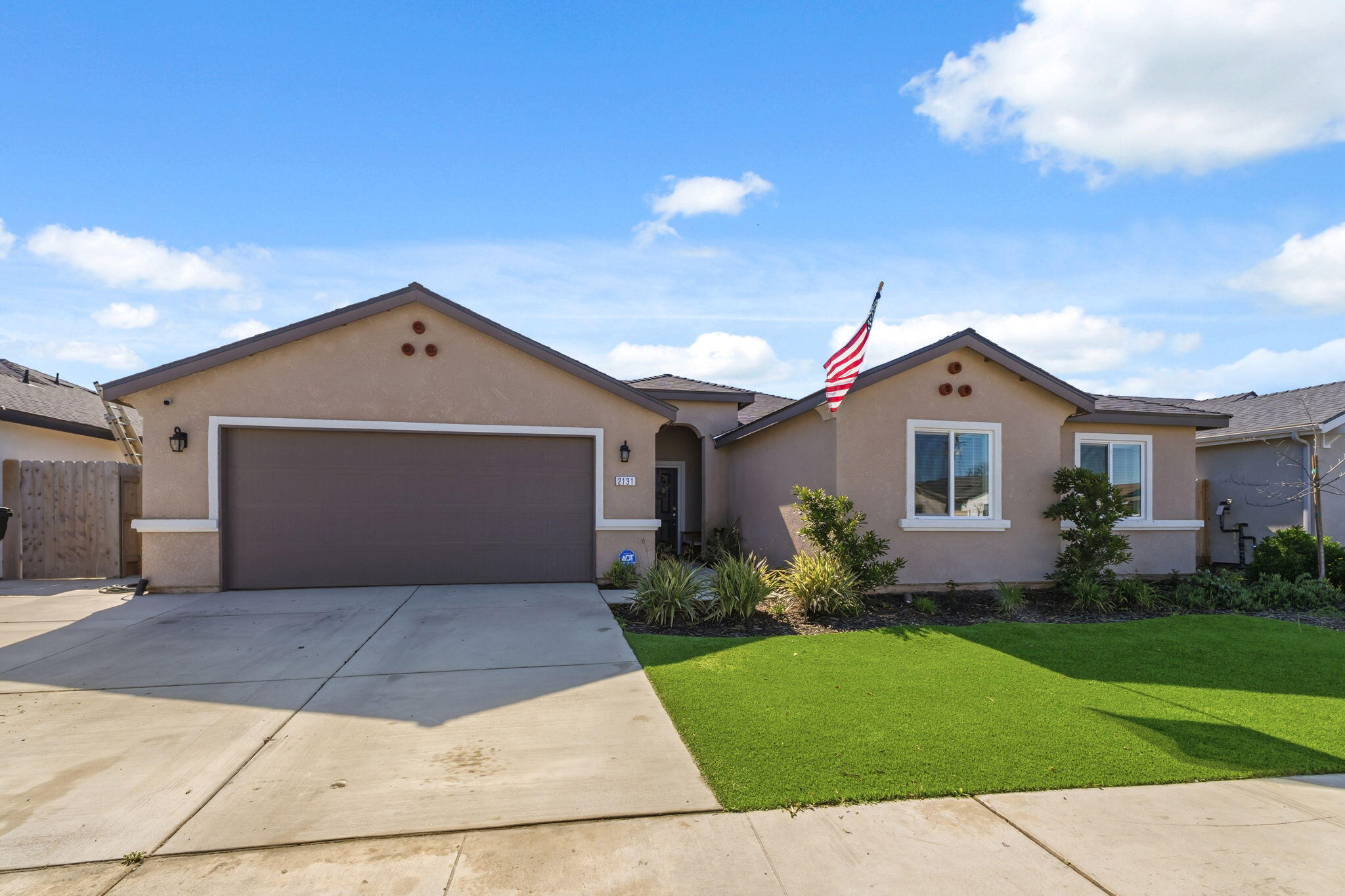 2131 W Ambassador Way, Hanford, CA 93230