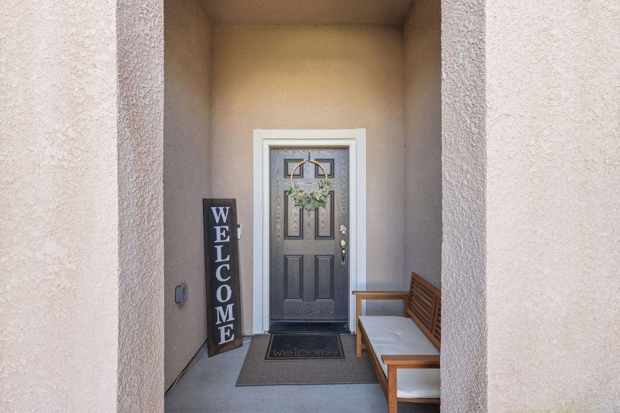 2131 W Ambassador Way, Hanford, CA 93230