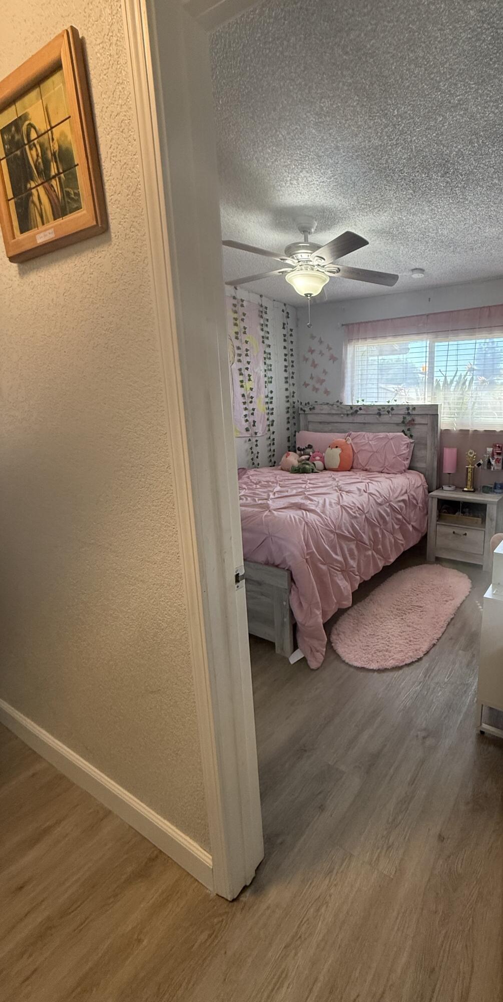 1074 Raymond Rd, Hanford, CA 93230