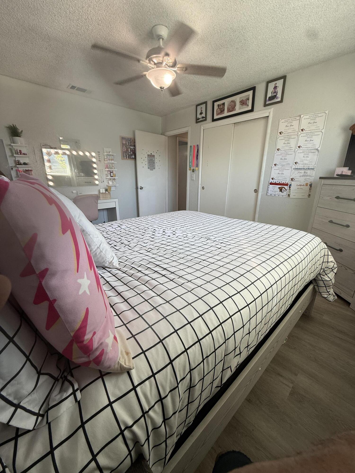 1074 Raymond Rd, Hanford, CA 93230