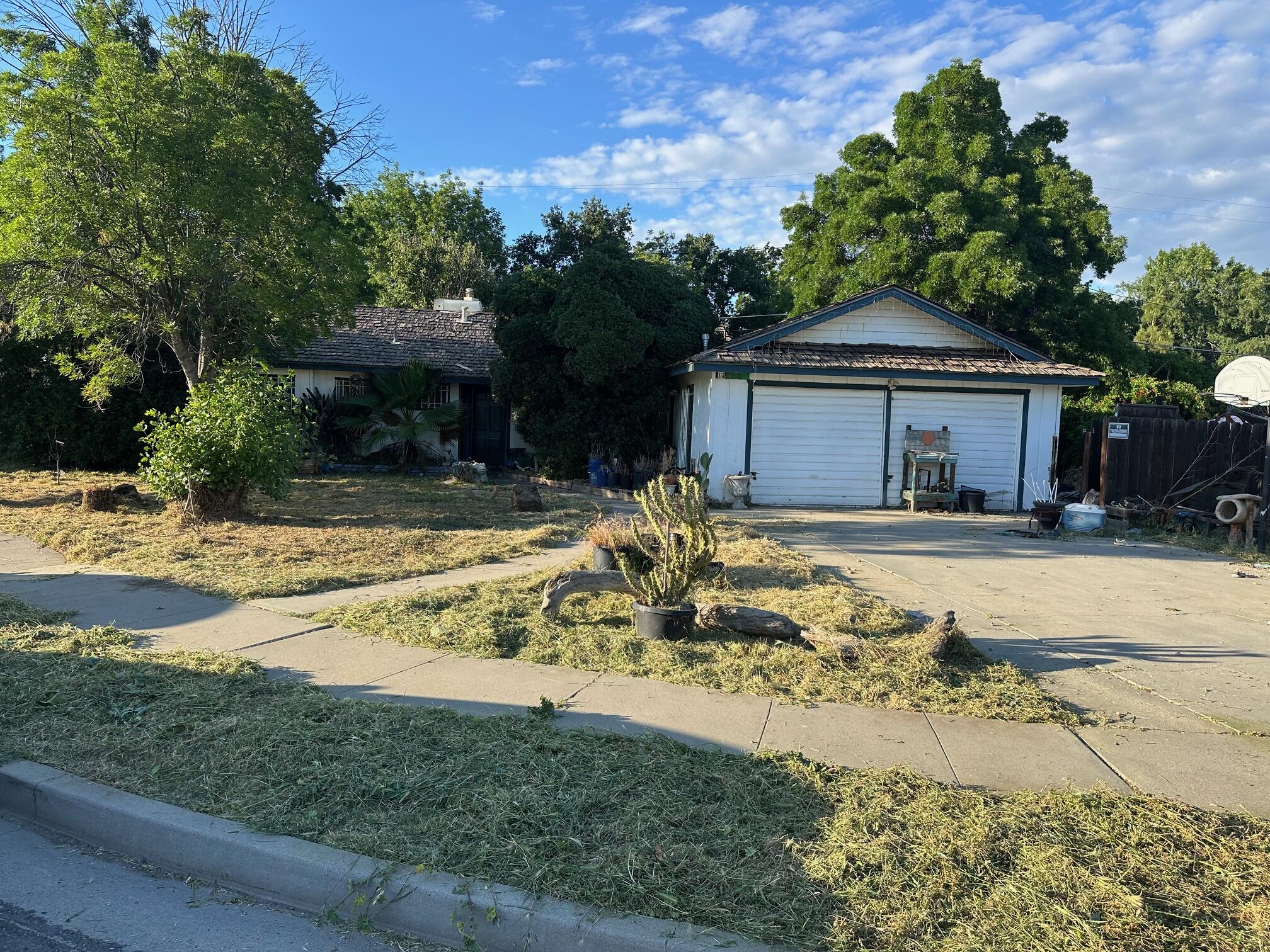 854 Laurence Ct, Hanford, CA 93230