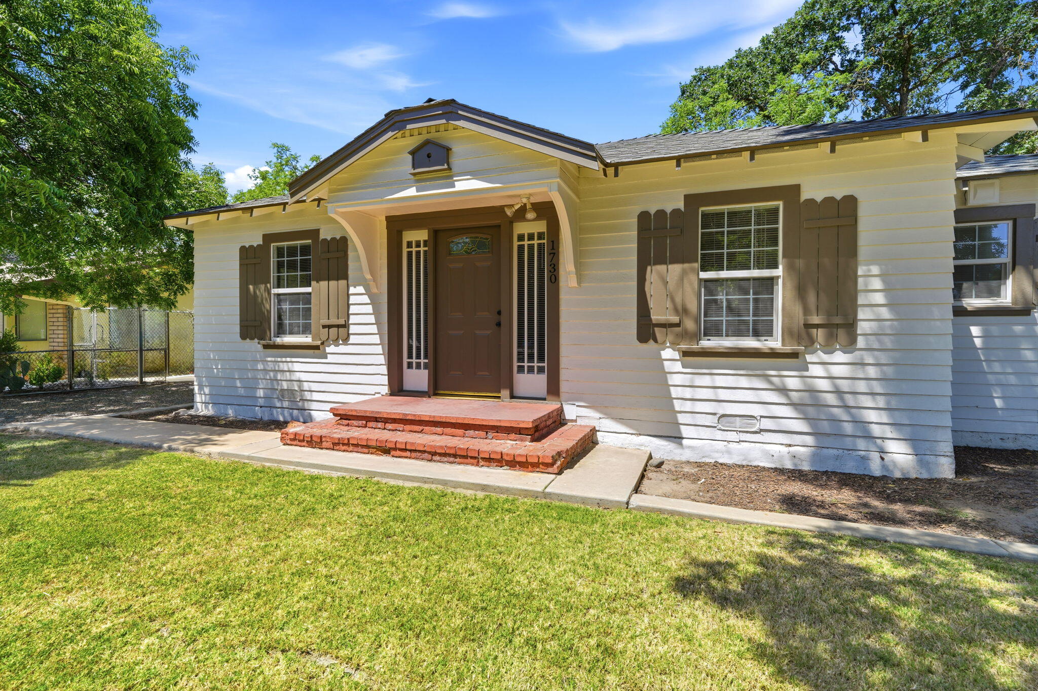 1730 Mckinley Ave, Hanford, CA 93230